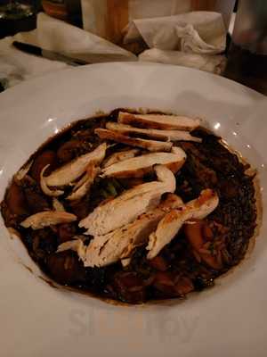 Goldfinger's Bar & Grill