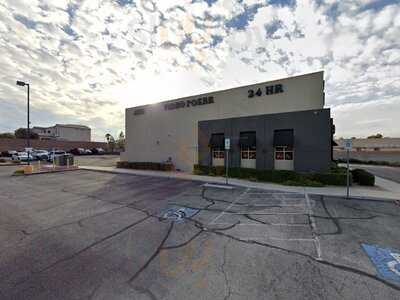 Goldfinger's Bar & Grill