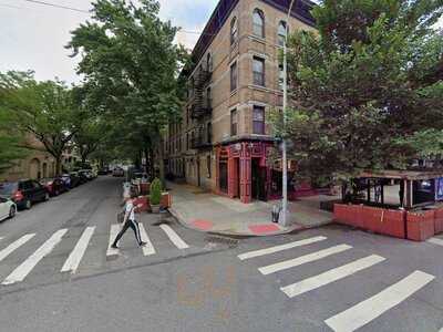 Pour House Of Bay Ridge