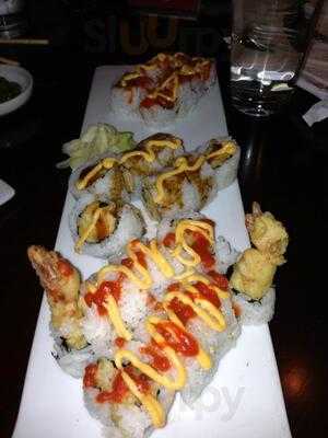 Hot Woks Cool Sushi - Willis Tower