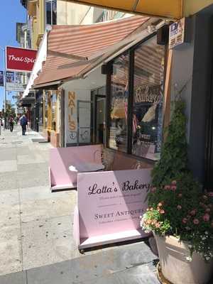 Lotta's Bakery