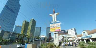 Boulevard Food Court