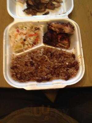 Maam's Jamaican Restaurant