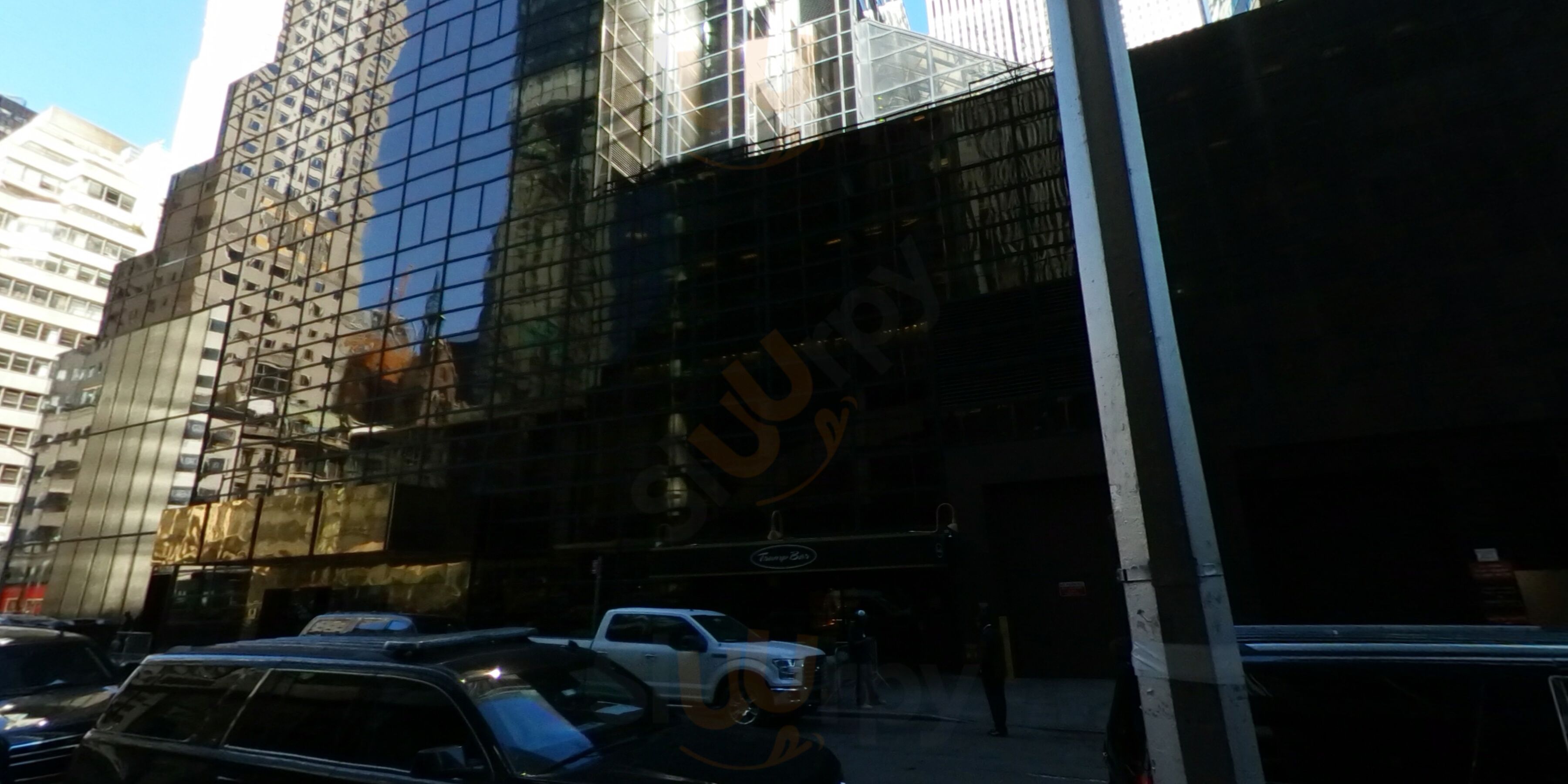 Trump Tower Bar And Grill