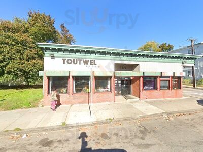 Edu & Den's Restaurant & Bakery