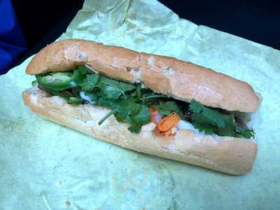 Houng Xua White Center Deli