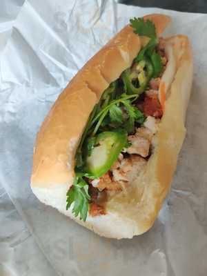 Houng Xua White Center Deli