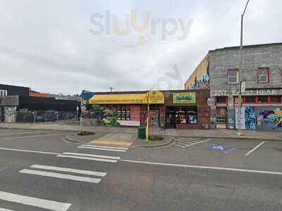 Houng Xua White Center Deli