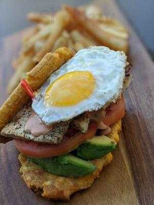 Top Mix Bar & Kitchen