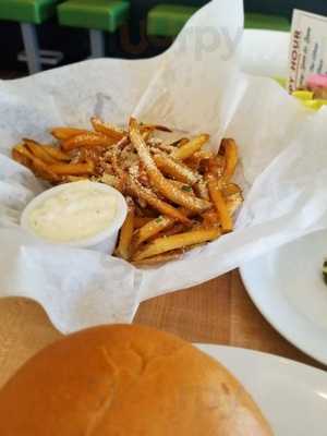 Zinburger Wine & Burger Bar