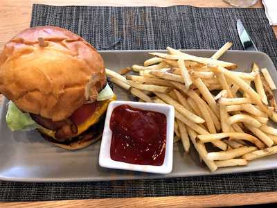 Den - Dine Entertain Network