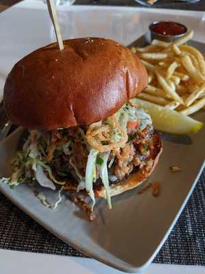 Den - Dine Entertain Network