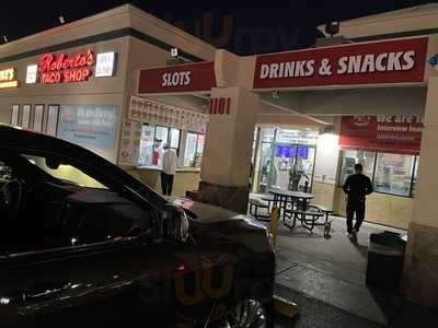 Roberto's Taco Shop