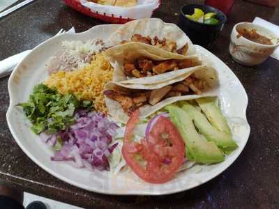 El Tiburon Seafood & Grill