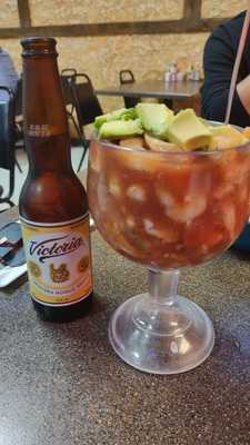 El Tiburon Seafood & Grill