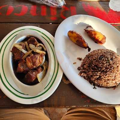 Rincon Criollo Restaurant