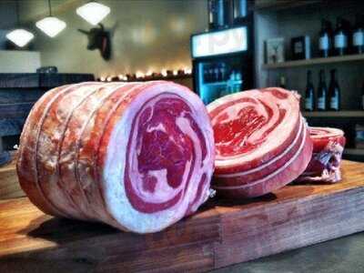 Dot's Butcher & Deli