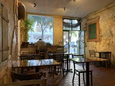 Tricolore Caffe & Pizzeria