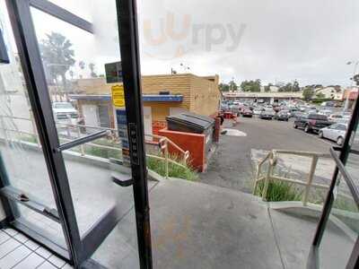 Giant New York Pizza