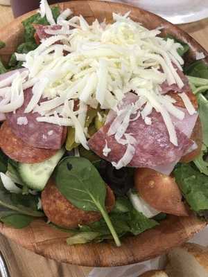 Tony's Giant Pizza & Grill