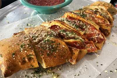 Mama Depalmas Pizza & Bistro