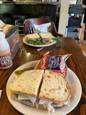 Ross Island Grocery & Cafe