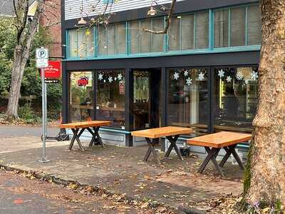 Ross Island Grocery & Cafe