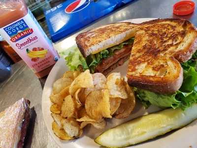 Ross Island Grocery & Cafe