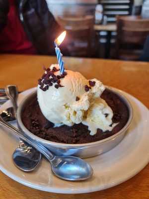 Bj's Restaurant & Brewhouse