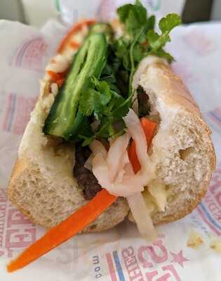 Lee's Sandwiches Larkin