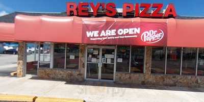 Rey's Pizza