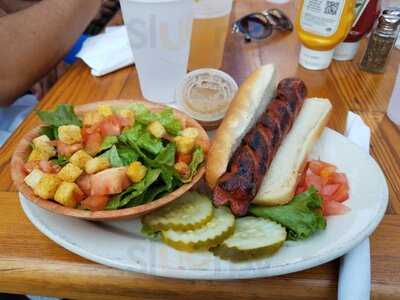 Yak-zies Bar And Grill