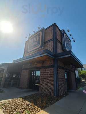 Brick House Tavern & Tap