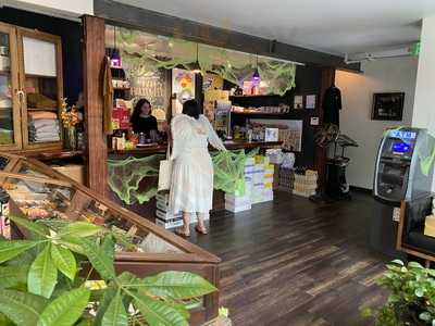 Fig & Thistle Wine Bar