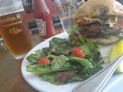 Brownstone Bar & Restaurant