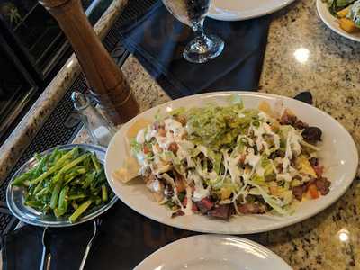 Modern Restaurant & Bar