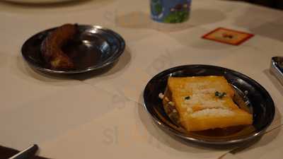 Modern Restaurant & Bar