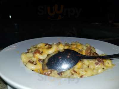 Modern Restaurant & Bar