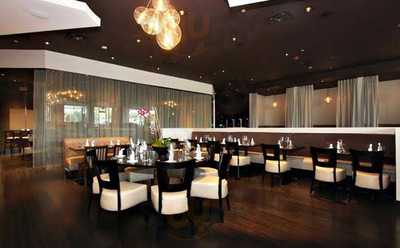 Modern Restaurant & Bar