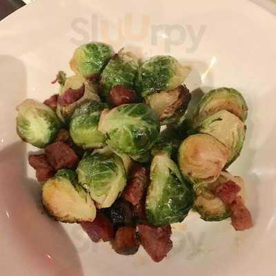 Van's Restaurant & Bar