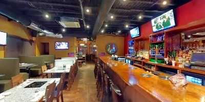 Van's Restaurant & Bar