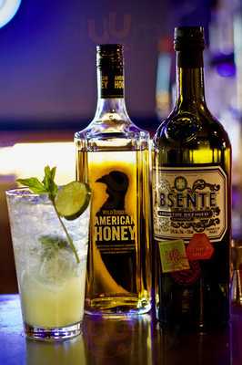 5th Avenue Pub & Restaurant