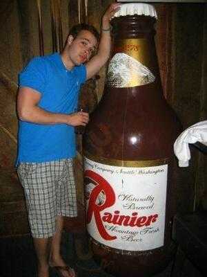 Dante's Steak And Grog