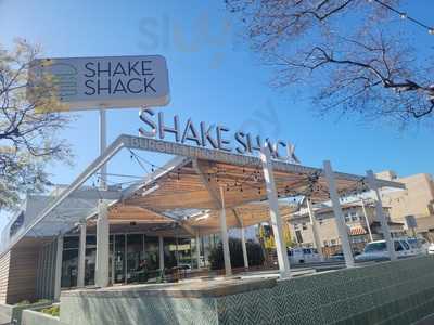 Shake Shack Little Italy