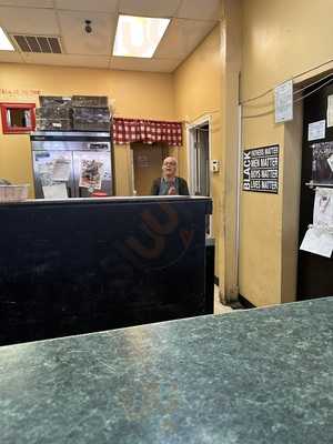 Mama's Kitchen And Pizza