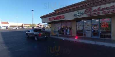 Roberto's Taco Shop