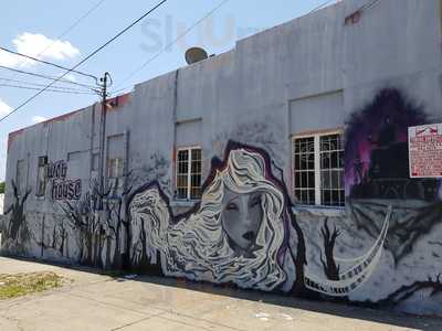 Emiliano's Cafe And Bar