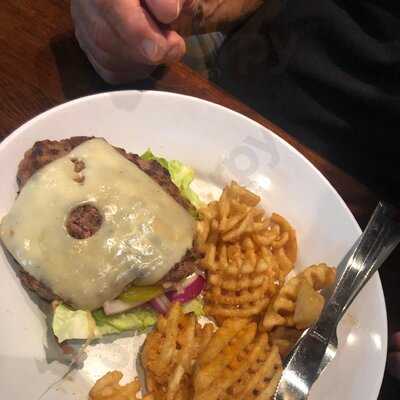 Sports Grill On The Green