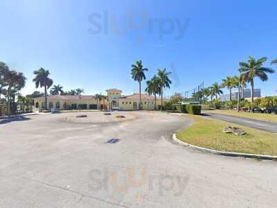 Sports Grill On The Green