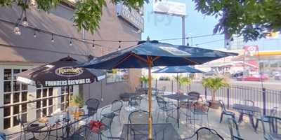 Wise Owl Drinkery & Cookhouse